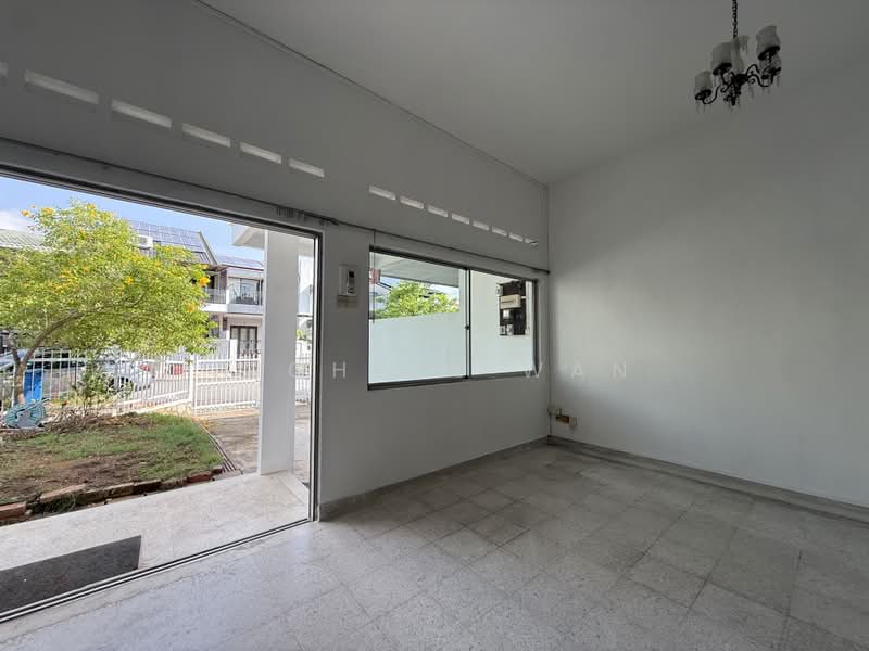 11 Li Hwan Walk, , 3 Bedrooms, 2,000 sqft, Terraced House For Sale, by Nicholl Wan, 500219588 - Interior - PropertyGuru.com.sg