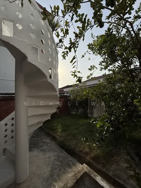 11 Li Hwan Walk, , 3 Bedrooms, 2,000 sqft, Terraced House For Sale, by Nicholl Wan, 500219588 - Exterior - PropertyGuru.com.sg