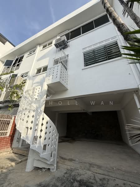 11 Li Hwan Walk, , 3 Bedrooms, 2,000 sqft, Terraced House For Sale, by Nicholl Wan, 500219588 - Exterior - PropertyGuru.com.sg