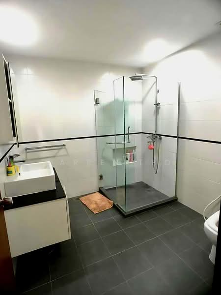 Bournemouth Eight Bungalow, , 5 Bedrooms, 8,794 sqft, Cluster House For Sale, by Darren Teo, 500219593 - Bathroom - PropertyGuru.com.sg