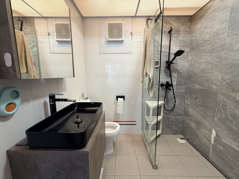 222A Bedok North Drive, 222A Bedok North Drive, 3 Bedrooms, 990 sqft, HDB Flat For Sale, by Titus Lim Zhiyong, 500219600 - Master Bath - PropertyGuru.com.sg