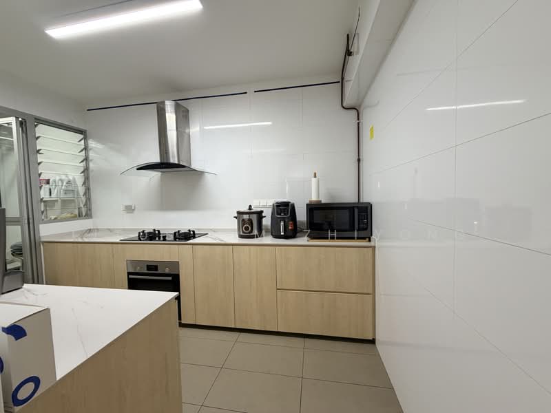 222A Bedok North Drive, 222A Bedok North Drive, 3 Bedrooms, 990 sqft, HDB Flat For Sale, by Titus Lim Zhiyong, 500219600 - Kitchen - PropertyGuru.com.sg