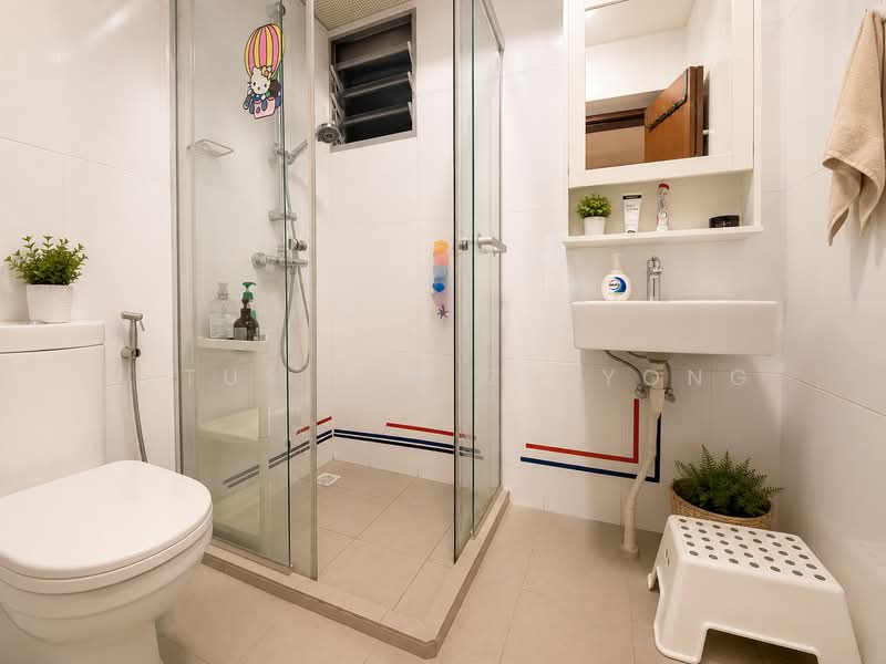 222A Bedok North Drive, 222A Bedok North Drive, 3 Bedrooms, 990 sqft, HDB Flat For Sale, by Titus Lim Zhiyong, 500219600 - Bathroom - PropertyGuru.com.sg