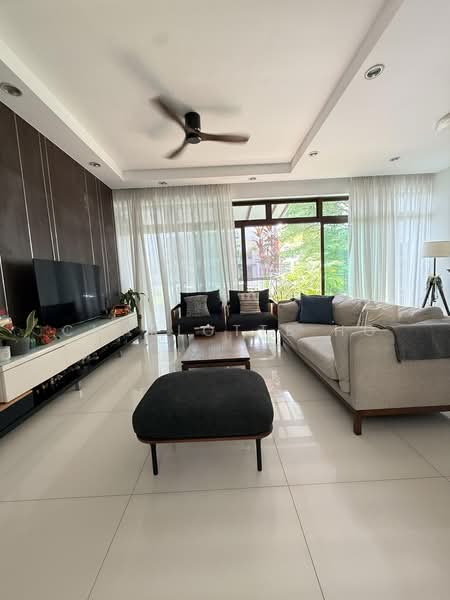 Varsity Park Condominium, 66 West Coast Road, 3 Bedrooms, 2,152 sqft, Condominium For Sale, by Charlotte Ho, 500219602 - Living Room - PropertyGuru.com.sg