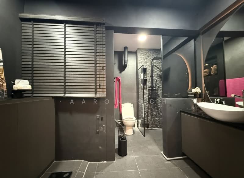 246 Tampines Street 21, 246 Tampines Street 21, 3 Bedrooms, 1,001 sqft, HDB Flat For Sale, by Aaron Goh, 500219605 - Bathroom - PropertyGuru.com.sg