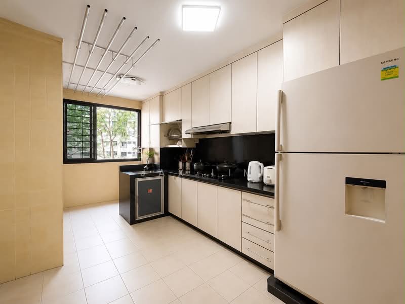 921 Jurong West Street 92, 921 Jurong West Street 92, 3 Bedrooms, 1,313 sqft, HDB Flat For Sale, by Jax Lim, 500219608 - Kitchen - PropertyGuru.com.sg
