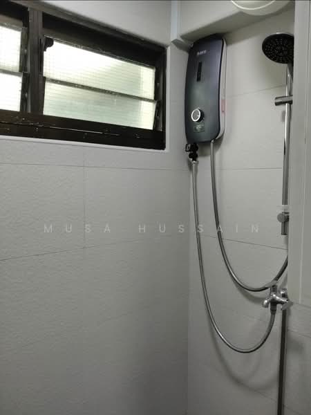 1 Marsiling Drive, 1 Marsiling Drive, Room Rental, 150 sqft, HDB Flat For Rent, by Musa Hussain, 500219615 - Bathroom - PropertyGuru.com.sg
