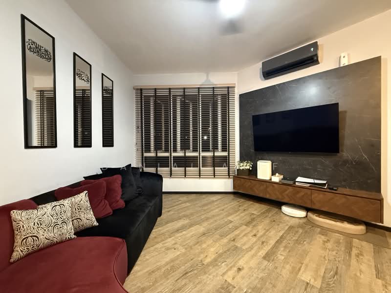 Edelweiss Park Condo, 84 Flora Road, 2 Bedrooms, 1,055 sqft, Condominium For Sale, by Danial Arif, 500219622 - Living Room - PropertyGuru.com.sg