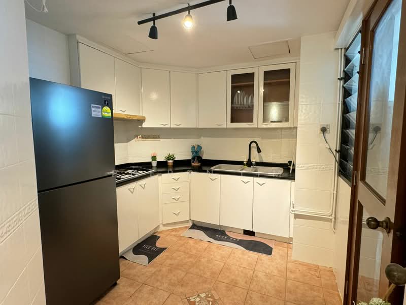 Eastvale, 31 Pasir Ris Drive 3, Room Rental, 150 sqft, Condominium For Rent, by Pheron Lim, 500219635 - Kitchen - PropertyGuru.com.sg