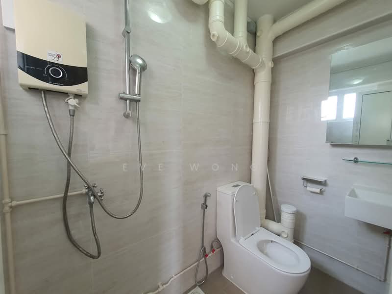 225 Bishan Street 23, 225 Bishan Street 23, 3 Bedrooms, 1,130 sqft, HDB Flat For Rent, by Eve Wong, 500219638 - Bathroom - PropertyGuru.com.sg