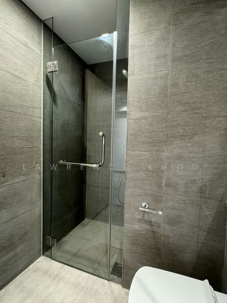 Sengkang Grand Residences, 78 Compassvale Bow, Hougang / Punggol / Sengkang, 2 Bedrooms, 732 sqft, Condominium For Sale, by Lawrence Khoo, 500219639 - Bathroom - PropertyGuru.com.sg