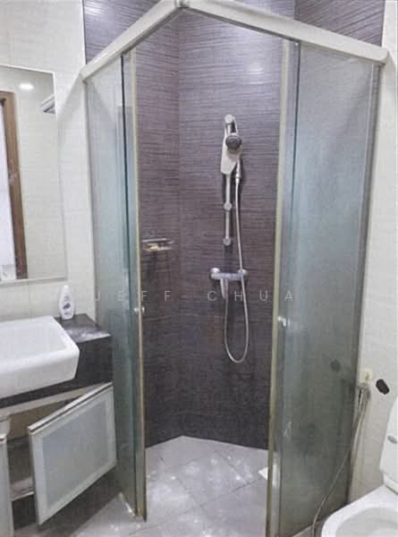 Le Regal, 340 Geylang Road, 1 Bedroom, 689 sqft, Apartment For Sale, by Jeff Chua, 500219645 - Bathroom - PropertyGuru.com.sg