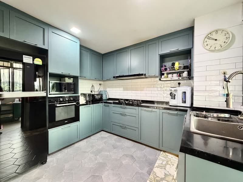 Yew Mei Green, 50 Choa Chu Kang North 6, 4 Bedrooms, 1,432 sqft, Condominium For Sale, by Nicholas Toh, 500219669 - Kitchen - PropertyGuru.com.sg