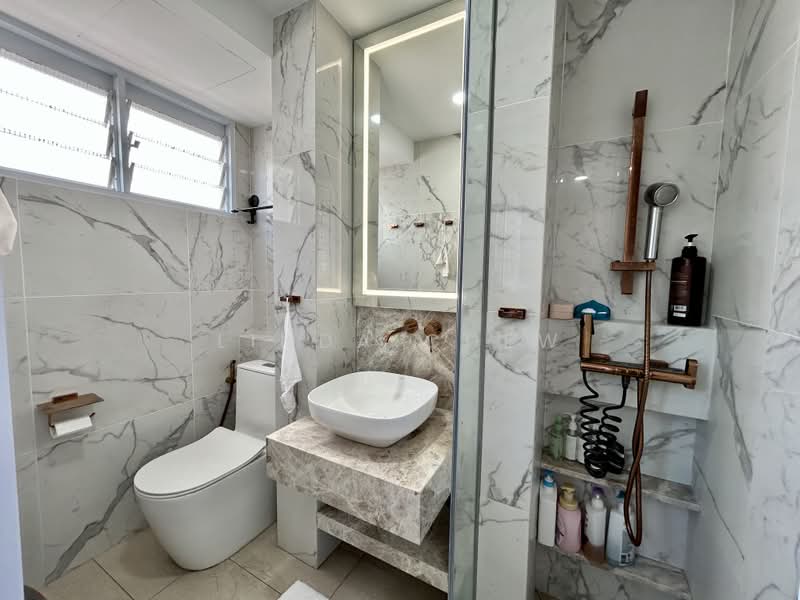 321 Yishun Central, 321 Yishun Central, 3 Bedrooms, 1,130 sqft, HDB Flat For Sale, by Linda Chew, 500219671 - Bathroom in Kitchen - PropertyGuru.com.sg