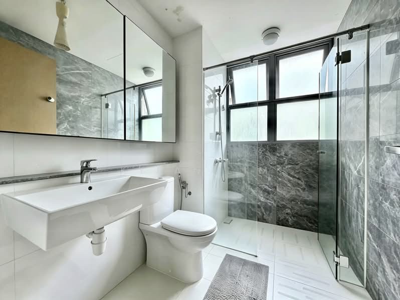 Eight Courtyards, 10A Canberra Drive, 2 Bedrooms, 861 sqft, Condominium For Rent, by Kyean Lim, 500219675 - Bathroom - PropertyGuru.com.sg