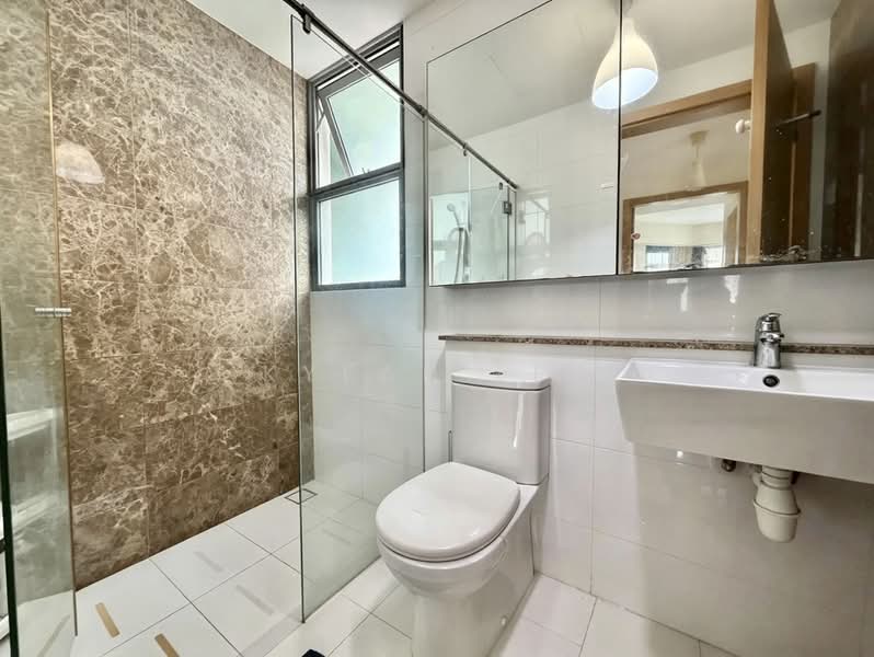 Eight Courtyards, 10A Canberra Drive, 2 Bedrooms, 861 sqft, Condominium For Rent, by Kyean Lim, 500219675 - Bathroom - PropertyGuru.com.sg