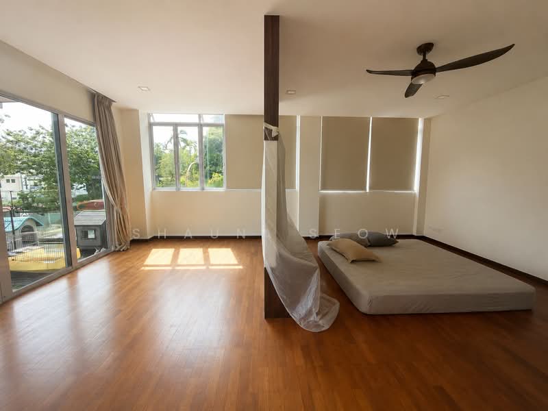 Freehold 2.5 Storey True Corner Terrace! Move-In Condition!, Sembawang Hills Drive, 6 Bedrooms, 4,600 sqft, Corner Terrace For Sale, by Shauna Seow, 500219686 - Bedroom - PropertyGuru.com.sg