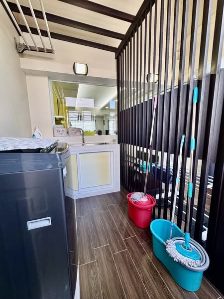 894 Tampines Street 81, 894 Tampines Street 81, 3 Bedrooms, 1,571 sqft, HDB Flat For Sale, by Carol Ng, 500219688 - Balcony - PropertyGuru.com.sg