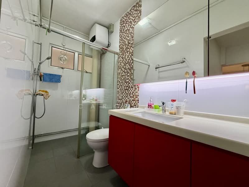 894 Tampines Street 81, 894 Tampines Street 81, 3 Bedrooms, 1,571 sqft, HDB Flat For Sale, by Carol Ng, 500219688 - Bathroom - PropertyGuru.com.sg
