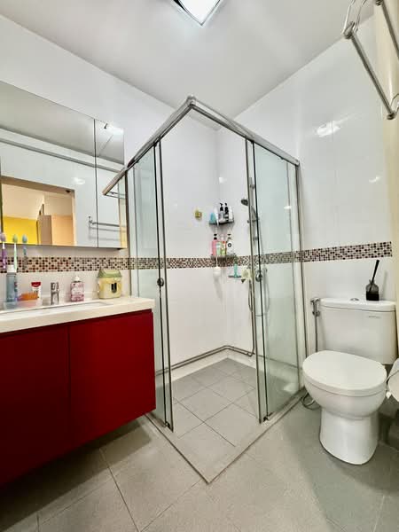 894 Tampines Street 81, 894 Tampines Street 81, 3 Bedrooms, 1,571 sqft, HDB Flat For Sale, by Carol Ng, 500219688 - Bathroom - PropertyGuru.com.sg