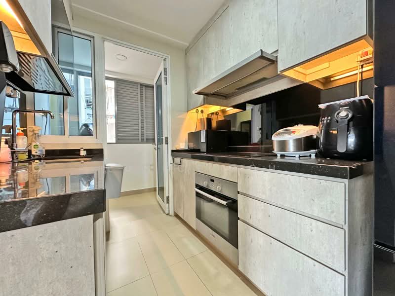 The Tampines Trilliant, 31 Tampines Central 7, 3 Bedrooms, 1,001 sqft, Executive Condominium For Sale, by Eunice Goh, 500219690 - Kitchen - PropertyGuru.com.sg
