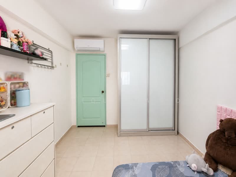 826 Tampines Street 81, 826 Tampines Street 81, 2 Bedrooms, 67 sqft, HDB Flat For Sale, by Ashique Majid, 500219691 - Bedroom - PropertyGuru.com.sg