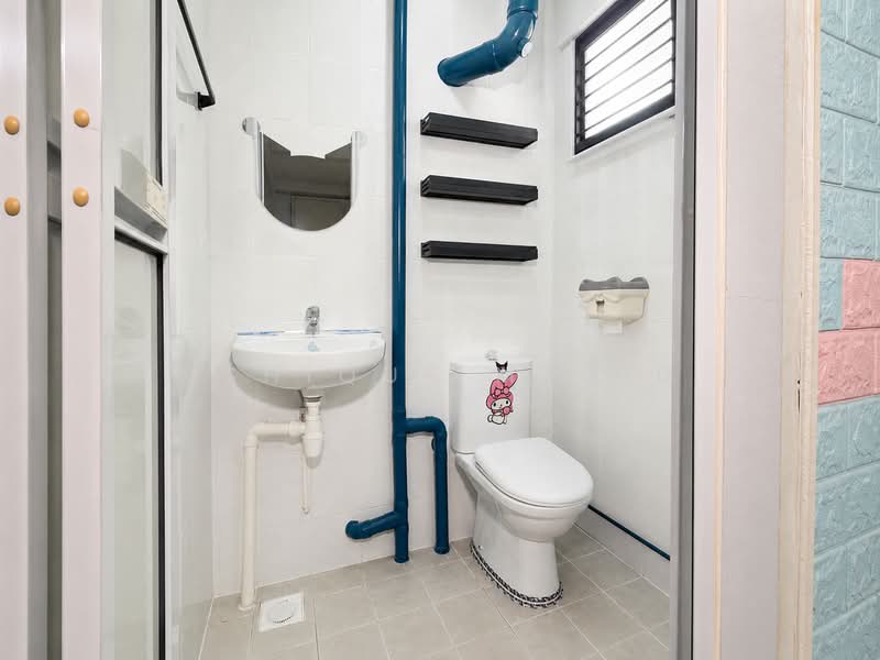 826 Tampines Street 81, 826 Tampines Street 81, 2 Bedrooms, 67 sqft, HDB Flat For Sale, by Ashique Majid, 500219691 - Bathroom - PropertyGuru.com.sg