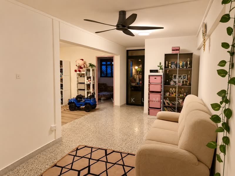 124 Bedok North Road, 124 Bedok North Road, 2 Bedrooms, 900 sqft, HDB Flat For Rent, by Sanjeev Kumar, 500219708 - Living Room - PropertyGuru.com.sg