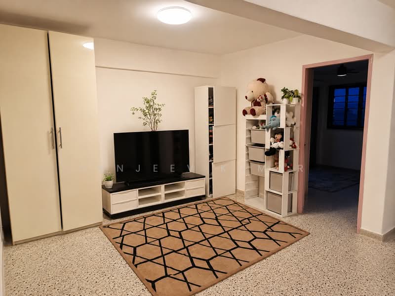 124 Bedok North Road, 124 Bedok North Road, 2 Bedrooms, 900 sqft, HDB Flat For Rent, by Sanjeev Kumar, 500219708 - Living Room - PropertyGuru.com.sg