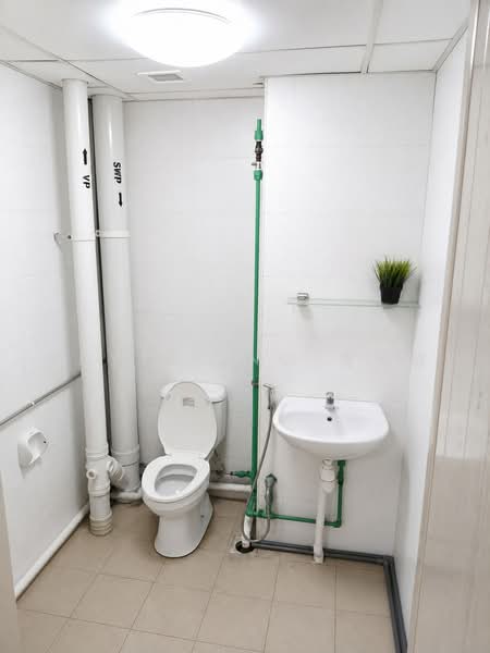 Oxley BizHub, 65 Ubi Road 1, 1,023 sqft, Light Industrial (B1) For Rent, by Javier Ng 黄允健, 500219717 - Bathroom - CommercialGuru.com.sg