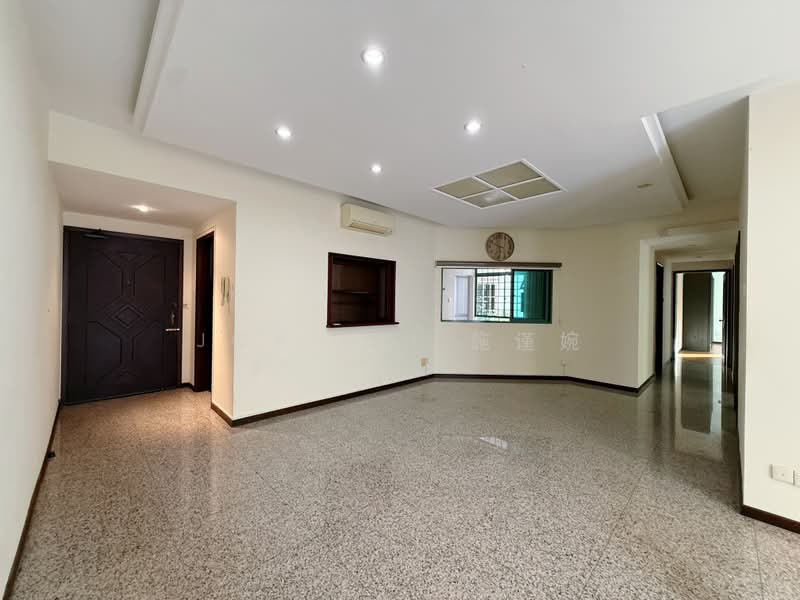 Stratford Court, 41A Bedok Ria Crescent, 4 Bedrooms, 1,582 sqft, Condominium For Sale, by Joy Shi 施谨婉, 500219725 - Entrance - PropertyGuru.com.sg