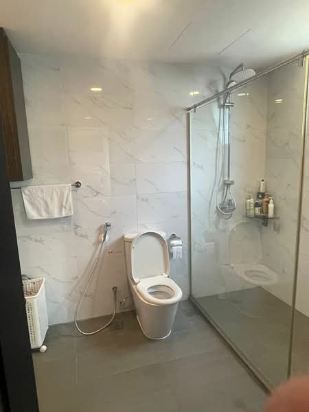 Parc Oasis, 39 Jurong East Avenue 1, 3 Bedrooms, 1,378 sqft, Condominium For Rent, by Fraser Kan, 500219751 - Bathroom - PropertyGuru.com.sg