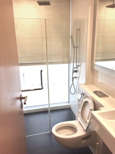 Lumiere, 2 Mistri Road, 2 Bedrooms, 915 sqft, Apartment For Sale, by June Lee, 500219765 - Bathroom - PropertyGuru.com.sg