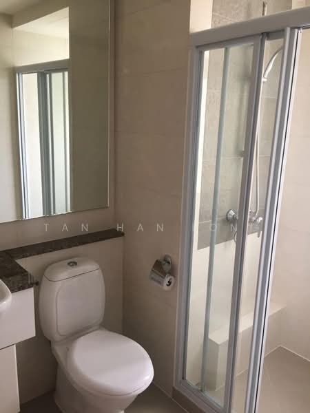 Meraprime, 301 Jalan Bukit Ho Swee, 3 Bedrooms, 1,173 sqft, Condominium For Rent, by Tan Han Long, 500219778 - Bathroom - PropertyGuru.com.sg