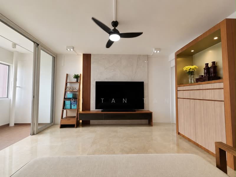 180 Lompang Road, 180 Lompang Road, 3 Bedrooms, 1,410 sqft, HDB Flat For Sale, by Tristan Tan, 500219807 - Living Room - PropertyGuru.com.sg