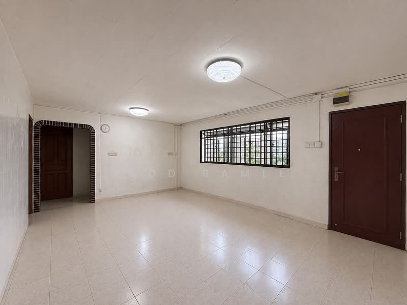137 Yishun Ring Road, 137 Yishun Ring Road, 3 Bedrooms, 979 sqft, HDB Flat For Sale, by Badd Ramle, 500219823 - Living Room - PropertyGuru.com.sg