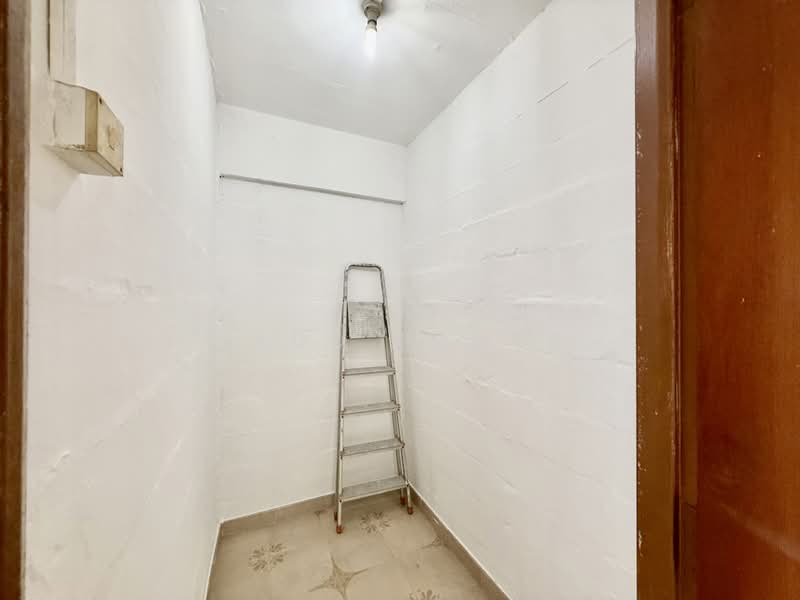 137 Yishun Ring Road, 137 Yishun Ring Road, 3 Bedrooms, 979 sqft, HDB Flat For Sale, by Badd Ramle, 500219823 - Store Room - PropertyGuru.com.sg