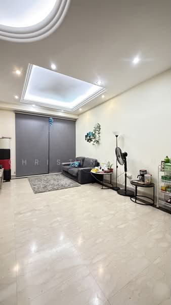 Hillview Green, 61 Hume Avenue, 2 Bedrooms, 1,012 sqft, Condominium For Sale, by Christina Tan, 500219863 - Living Room - PropertyGuru.com.sg
