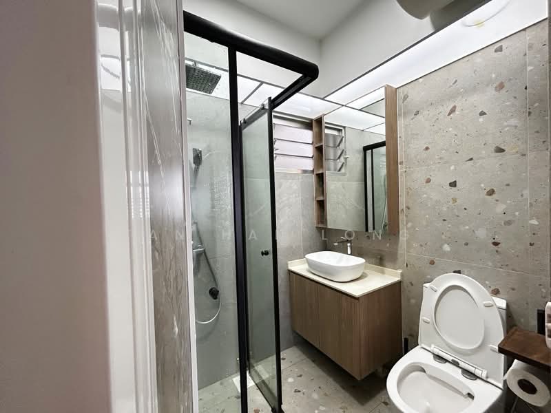 327C Sumang Walk, 327C Sumang Walk, 2 Bedrooms, 732 sqft, HDB Flat For Sale, by Tan Han Long, 500219865 - Bathroom - PropertyGuru.com.sg
