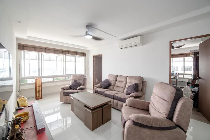 705 Jurong West Street 71, 705 Jurong West Street 71, 4 Bedrooms, 1,366 sqft, HDB Flat For Sale, by Alan Loh, 500219888 - Living Room - PropertyGuru.com.sg