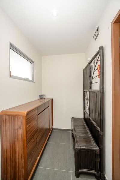 705 Jurong West Street 71, 705 Jurong West Street 71, 4 Bedrooms, 1,366 sqft, HDB Flat For Sale, by Alan Loh, 500219888 - Corridor - PropertyGuru.com.sg