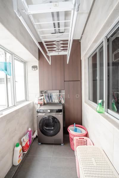 705 Jurong West Street 71, 705 Jurong West Street 71, 4 Bedrooms, 1,366 sqft, HDB Flat For Sale, by Alan Loh, 500219888 - Balcony - PropertyGuru.com.sg