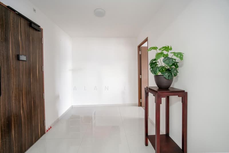 705 Jurong West Street 71, 705 Jurong West Street 71, 4 Bedrooms, 1,366 sqft, HDB Flat For Sale, by Alan Loh, 500219888 - Entrance - PropertyGuru.com.sg