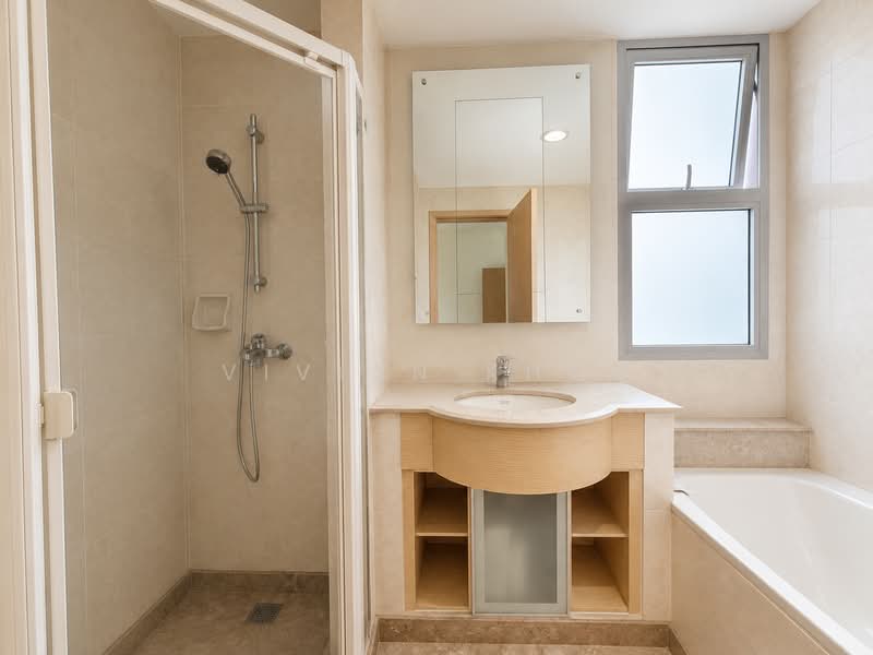 Hillview Regency, 26 Bukit Batok East Avenue 2, 3 Bedrooms, 1,109 sqft, Condominium For Sale, by Vivian Khor, 500219892 - Bathroom - PropertyGuru.com.sg