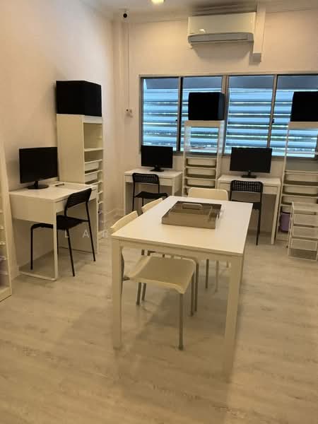 Goldhill Centre, 179-179B Thomson Road, 1,206 sqft, Office For Rent, by Larry Yeow, 500219902 - CommercialGuru.com.sg