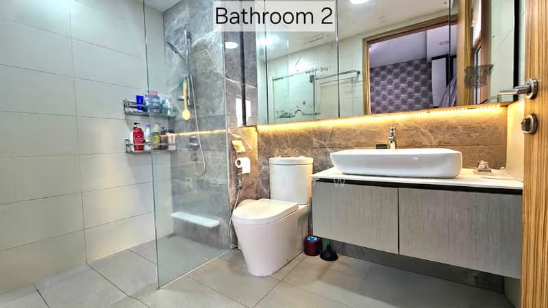 $14xxpsf, UNDERVALUED, 1346sf, 4bed4bath1maid, D19 Condo, 1min Punggol LRT, MRT, Punggol Digital, , 4 Bedrooms, 1,346 sqft, Condominium For Sale, by Roy Low, 500219904 - Bathroom - PropertyGuru.com.sg