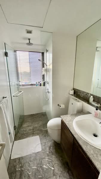 Sky @ Eleven, 7 Thomson Lane, 4 Bedrooms, 2,713 sqft, Condominium For Sale, by Yolanda Chua, 500219908 - Bathroom - PropertyGuru.com.sg