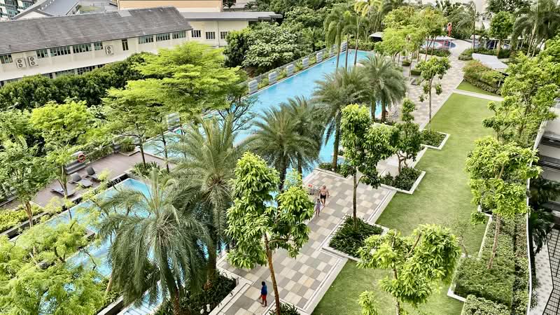 Sky @ Eleven, 7 Thomson Lane, 4 Bedrooms, 2,713 sqft, Condominium For Sale, by Yolanda Chua, 500219908 - Pool - PropertyGuru.com.sg