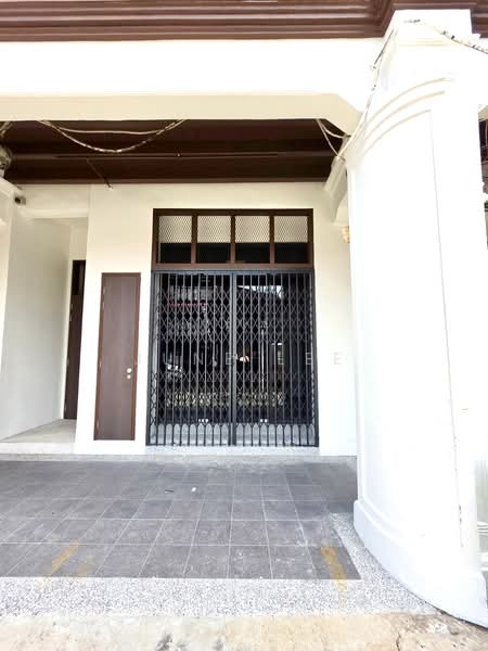 **RARE!** Ground Floor Shophouse Office Near MRT!, Serangoon Road, 1,187 sqft, Office For Rent, by June Lee, 500219911 - Exterior - CommercialGuru.com.sg