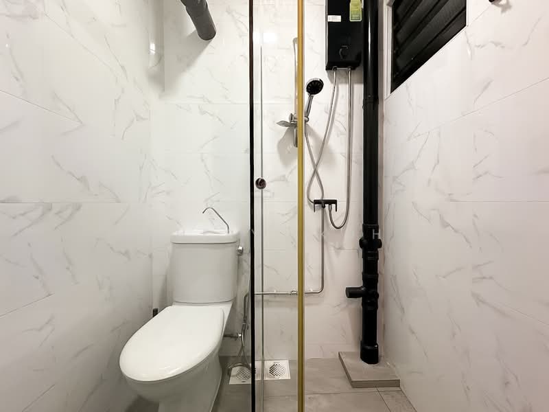 308 Bukit Batok Street 31, 308 Bukit Batok Street 31, 3 Bedrooms, 1,001 sqft, HDB Flat For Sale, by Sheryl Koh, 500219912 - Master Bathroom - PropertyGuru.com.sg